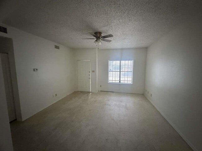 Building Photo - 509 N Mendiola Ave