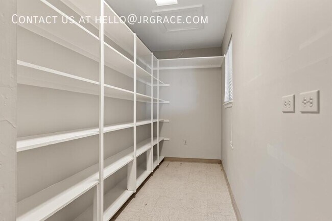 Building Photo - 1101 Rambler Dr