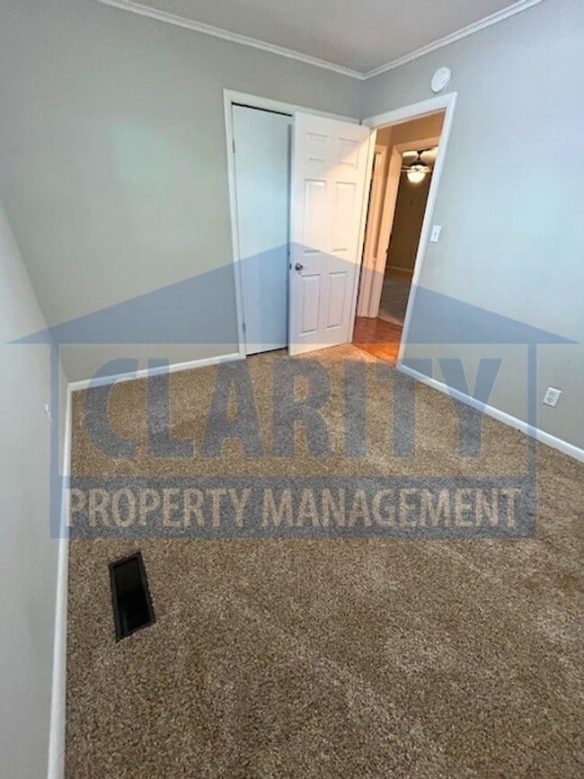 Building Photo - Centrally located, three bedroom home!