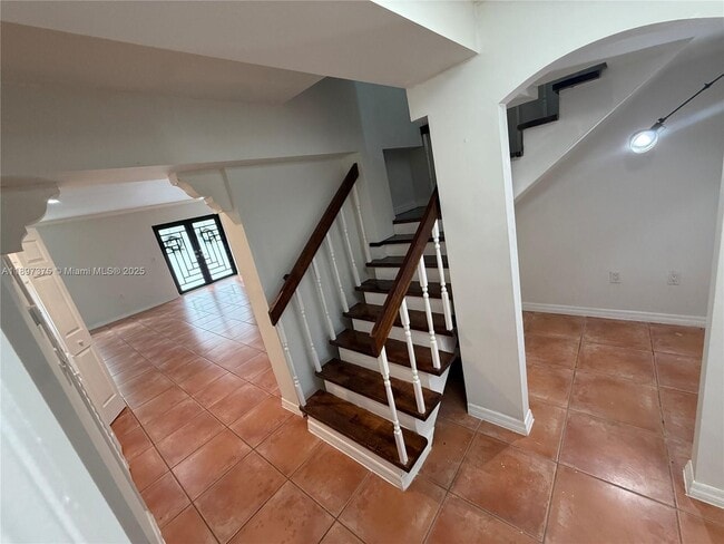 Building Photo - 10865 Gibson Dr