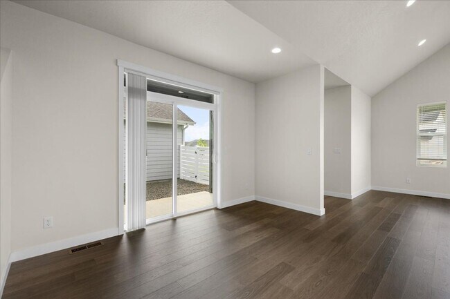Building Photo - 5361 E Dorado Ave