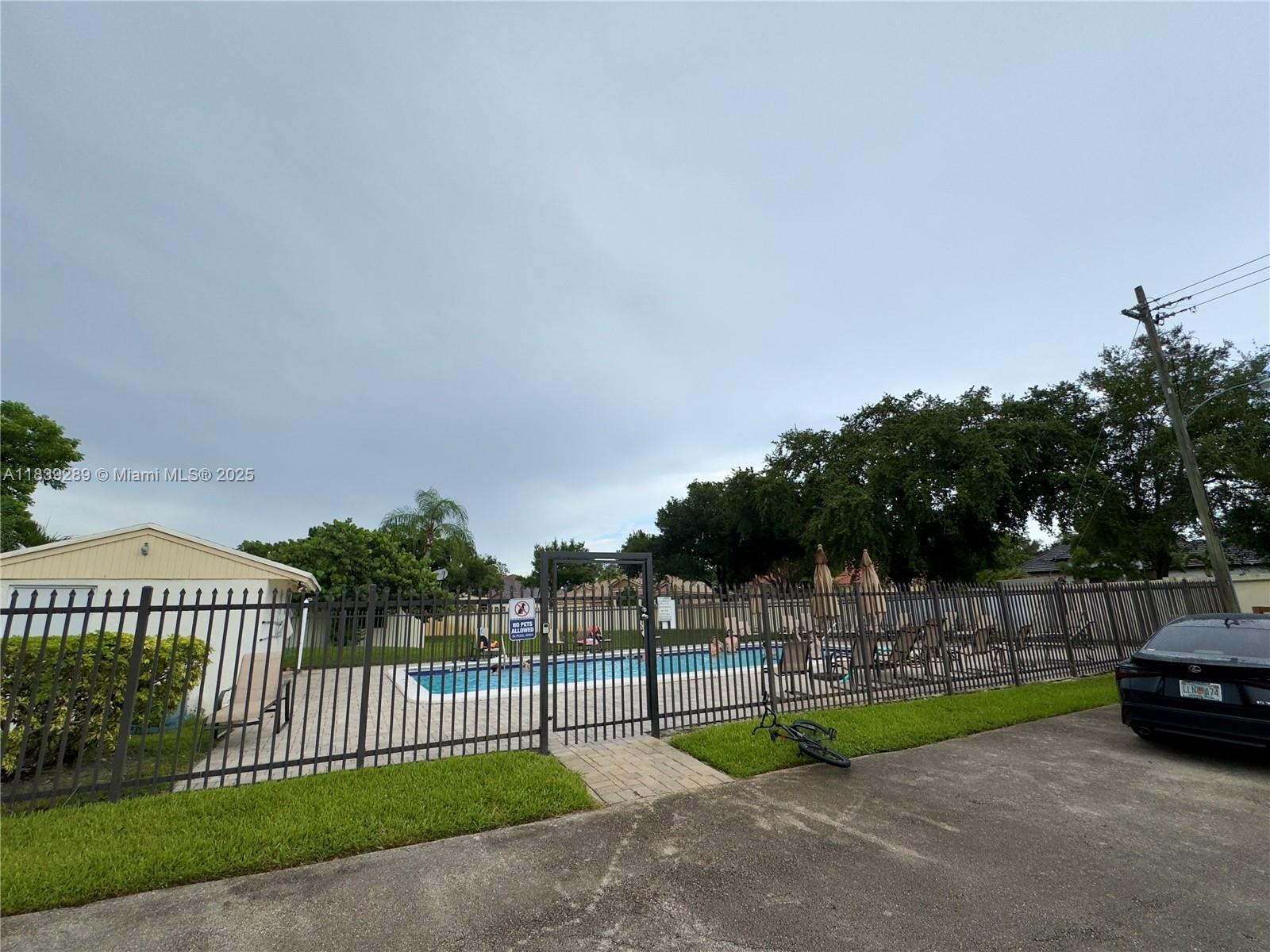 Building Photo - 3658 E Bell Dr