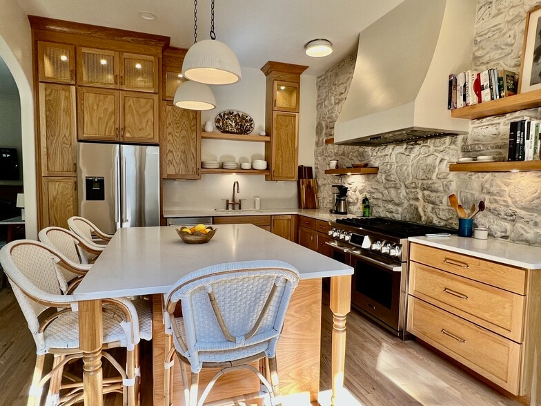 Kitchen - 347 Ormond St SE