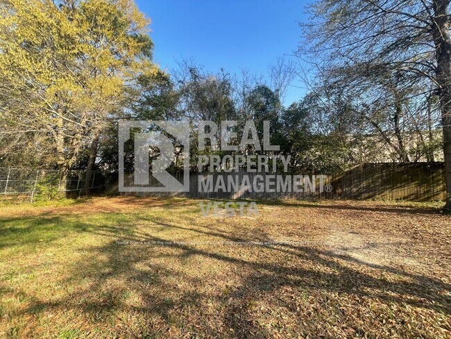Building Photo - 1575 Winston Dr