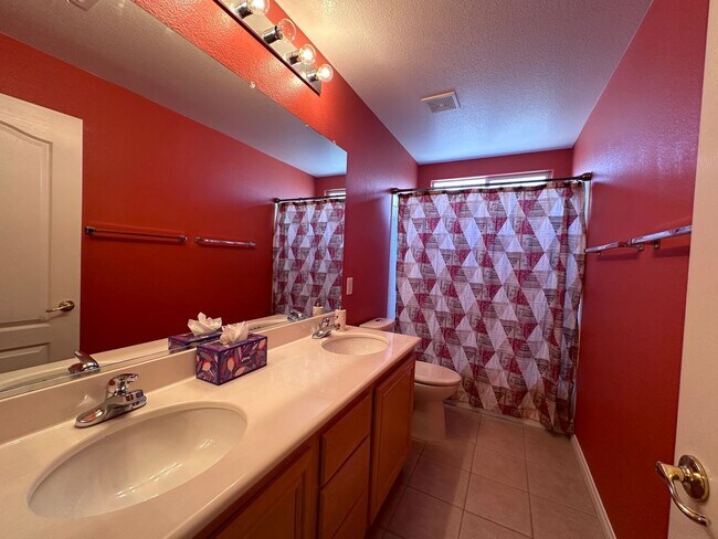 Building Photo - Summerlin Beauty