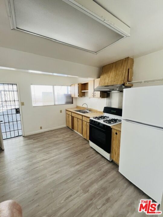 Building Photo - 2371 Edgewater Terrace