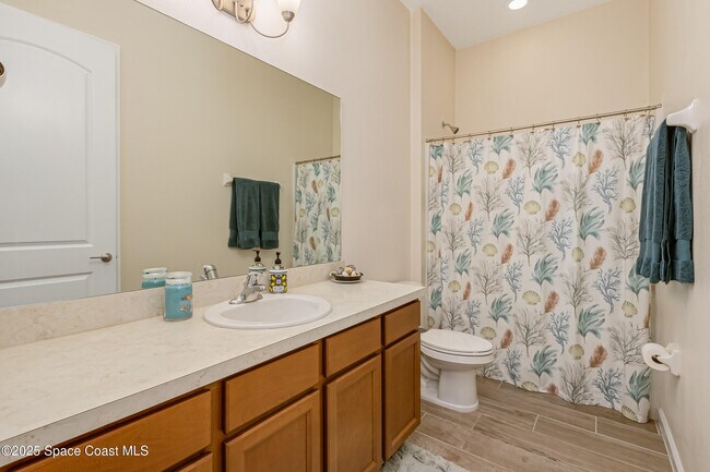 Building Photo - 724 Carlsbad Dr