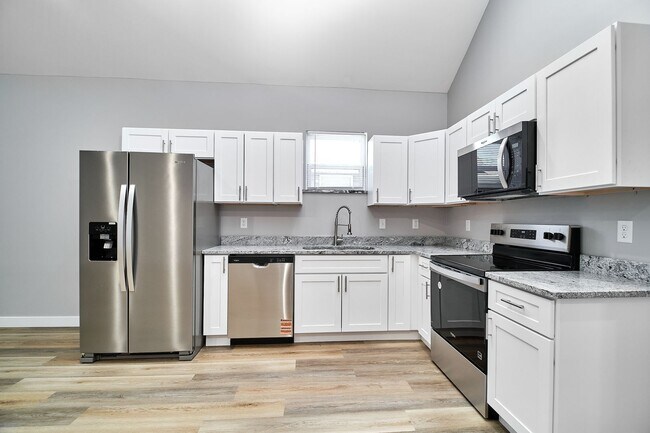 Building Photo - 415 Dequincy St