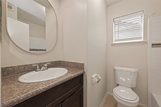 Building Photo - 2714 S Brompton Dr