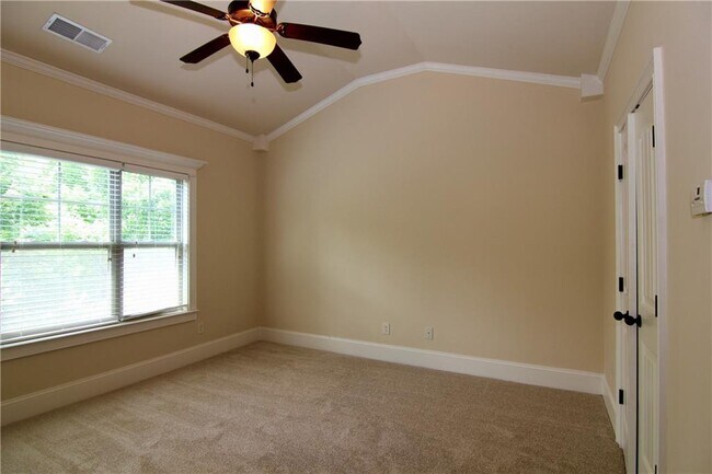 Building Photo - 1660 Jardin Ct