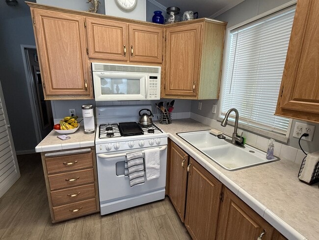 Building Photo - Charming Bungalow by the Beach in Leucadia!