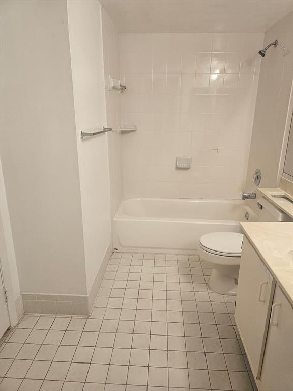 Building Photo - 9799 Westview Dr