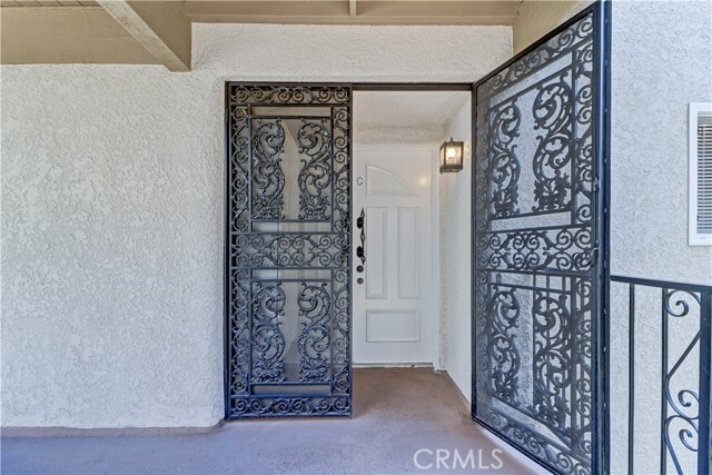 Building Photo - 5515 Paseo Del Lago W