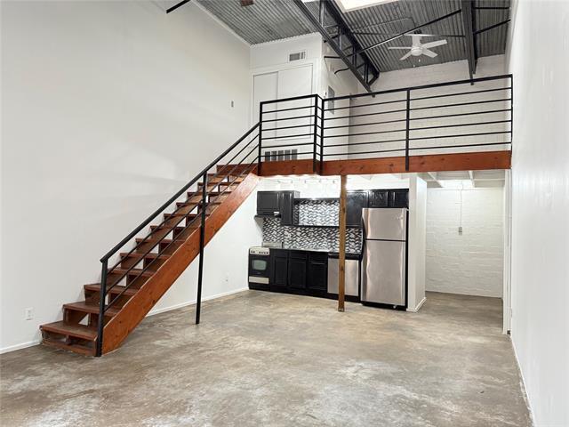 Primary Photo - 3129 Ross Ave