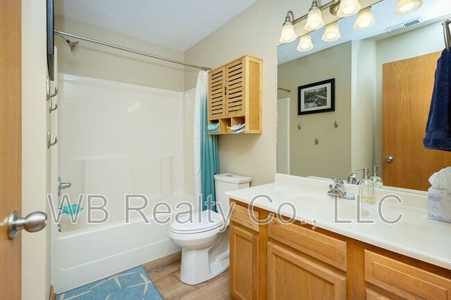 Building Photo - 10202 Catalina Dr