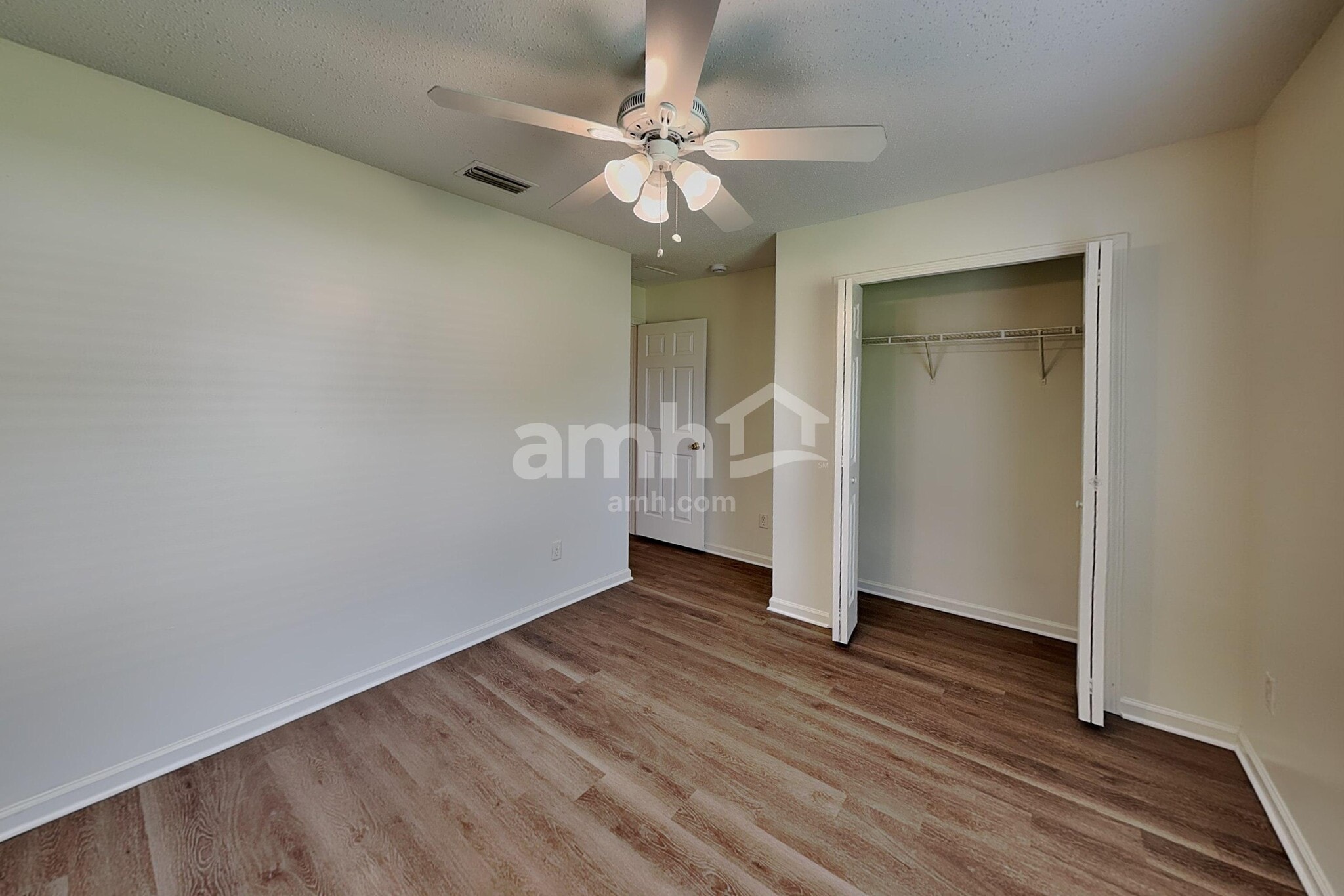 Building Photo - 11609 Deep Springs Dr N
