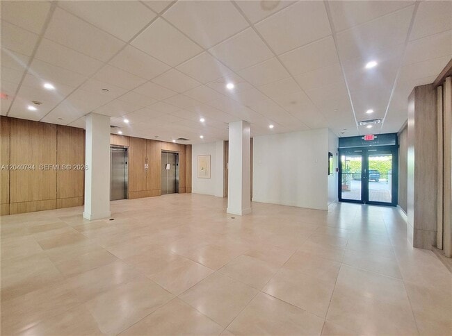 Building Photo - 77 Crandon Blvd