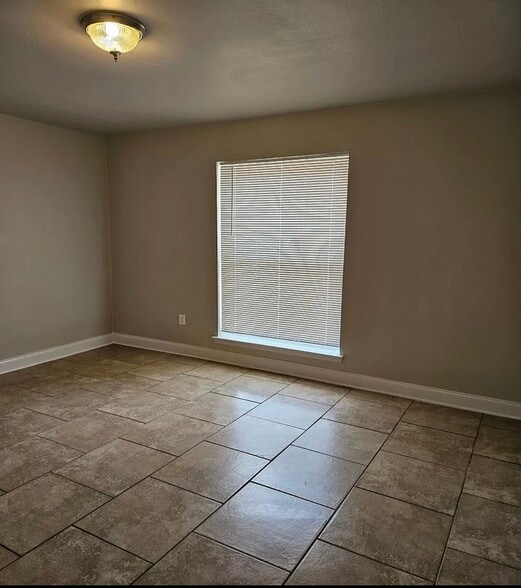 Building Photo - 44154 Simpson Pl