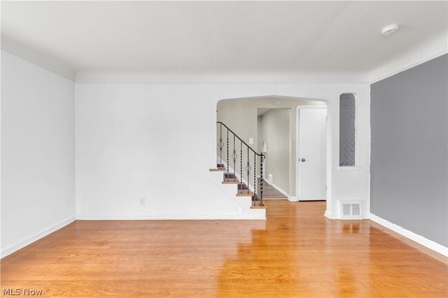 Building Photo - 15901 Edgewood Ave