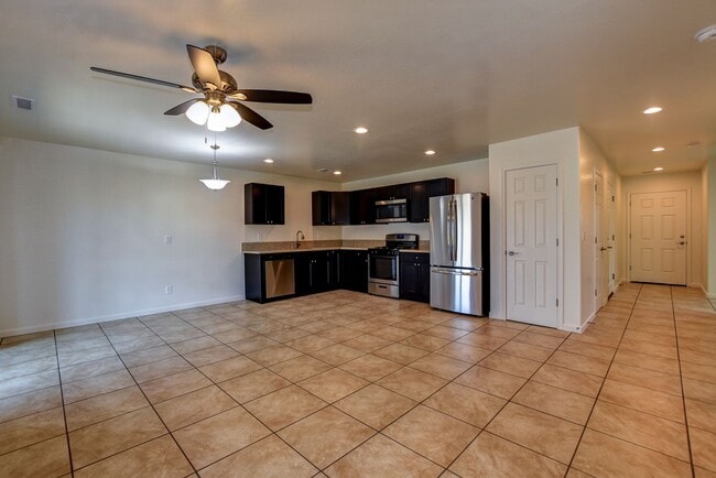 Building Photo - 3850 E Teri Ct