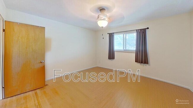 Building Photo - 4030 S Fox St