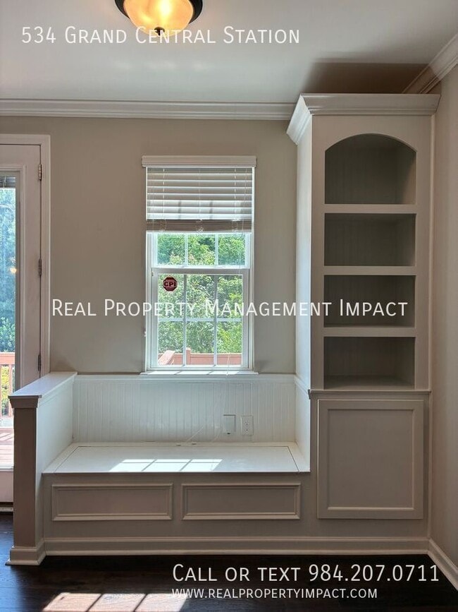 Building Photo - 534 Grand Central Sta