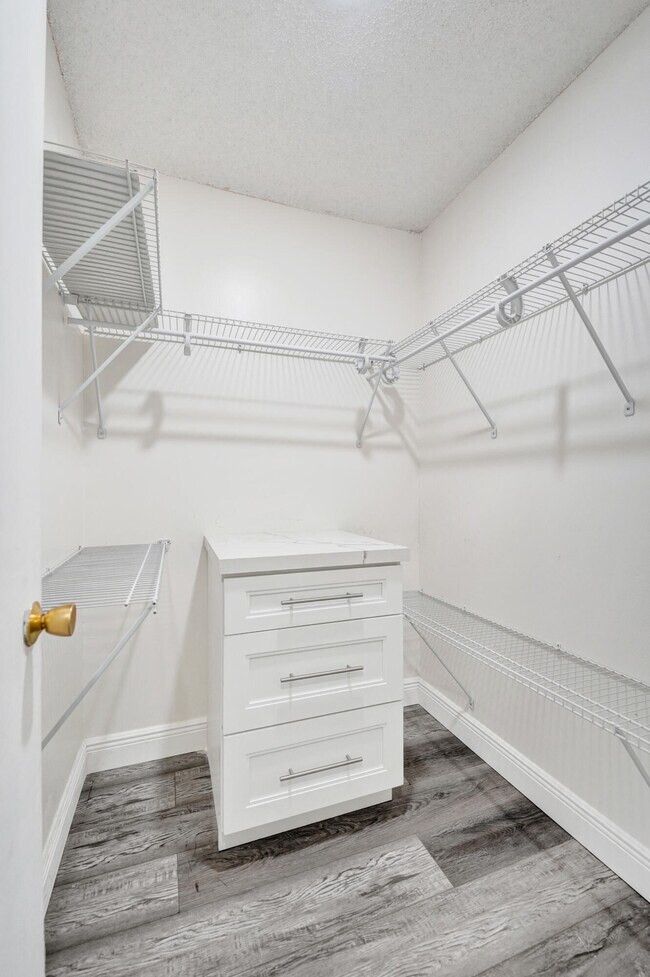 Building Photo - 2430 SW 81st Ave