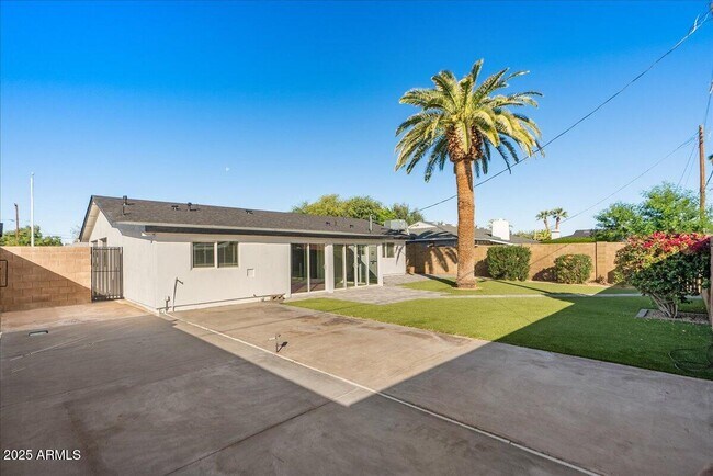 Building Photo - 2623 N 74th Pl