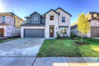 Building Photo - 1012 Rosebay Dr