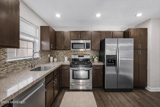 Building Photo - 186 Tulip Ln