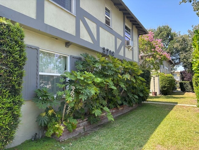 Building Photo - 3718 W Chandler Blvd