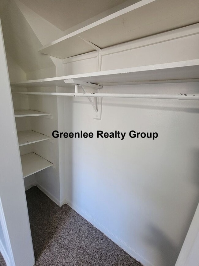 Building Photo - Spacious 2 Bed/ 1 Bath Triplex Apt. Trash and Lawn Included!