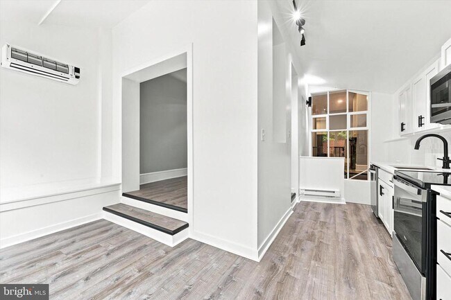 Building Photo - 520 Spruce St