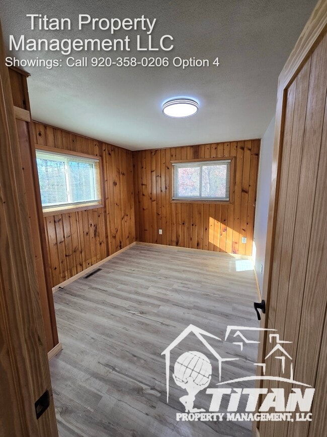 Building Photo - 387 13th Dr