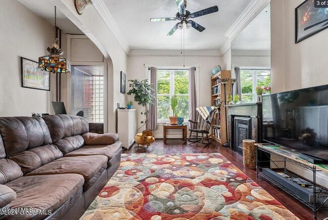 Building Photo - 257 Quail St