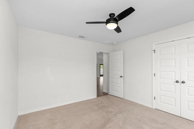 Building Photo - Available March 2nd