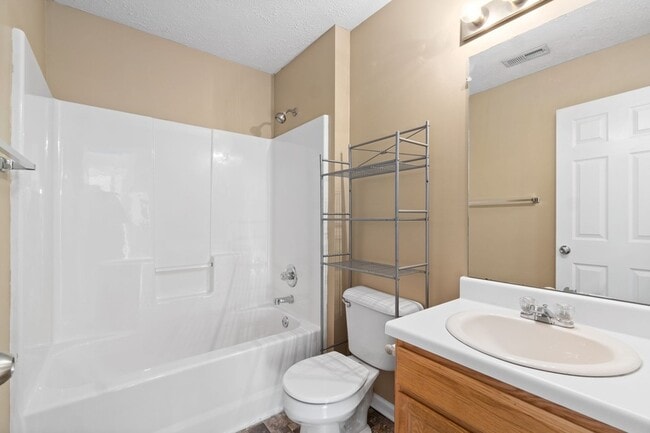 Building Photo - 1265 Silver Star Dr