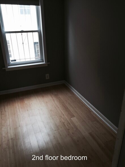 Building Photo - 1037 S Fairhill St