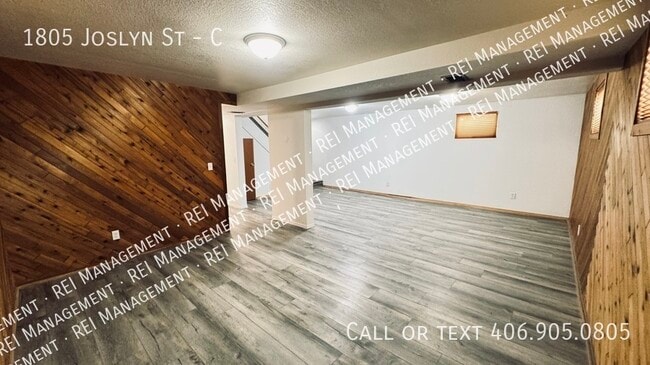 Building Photo - 1805 Joslyn St