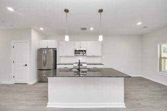 Building Photo - 7711 Longmire Rd