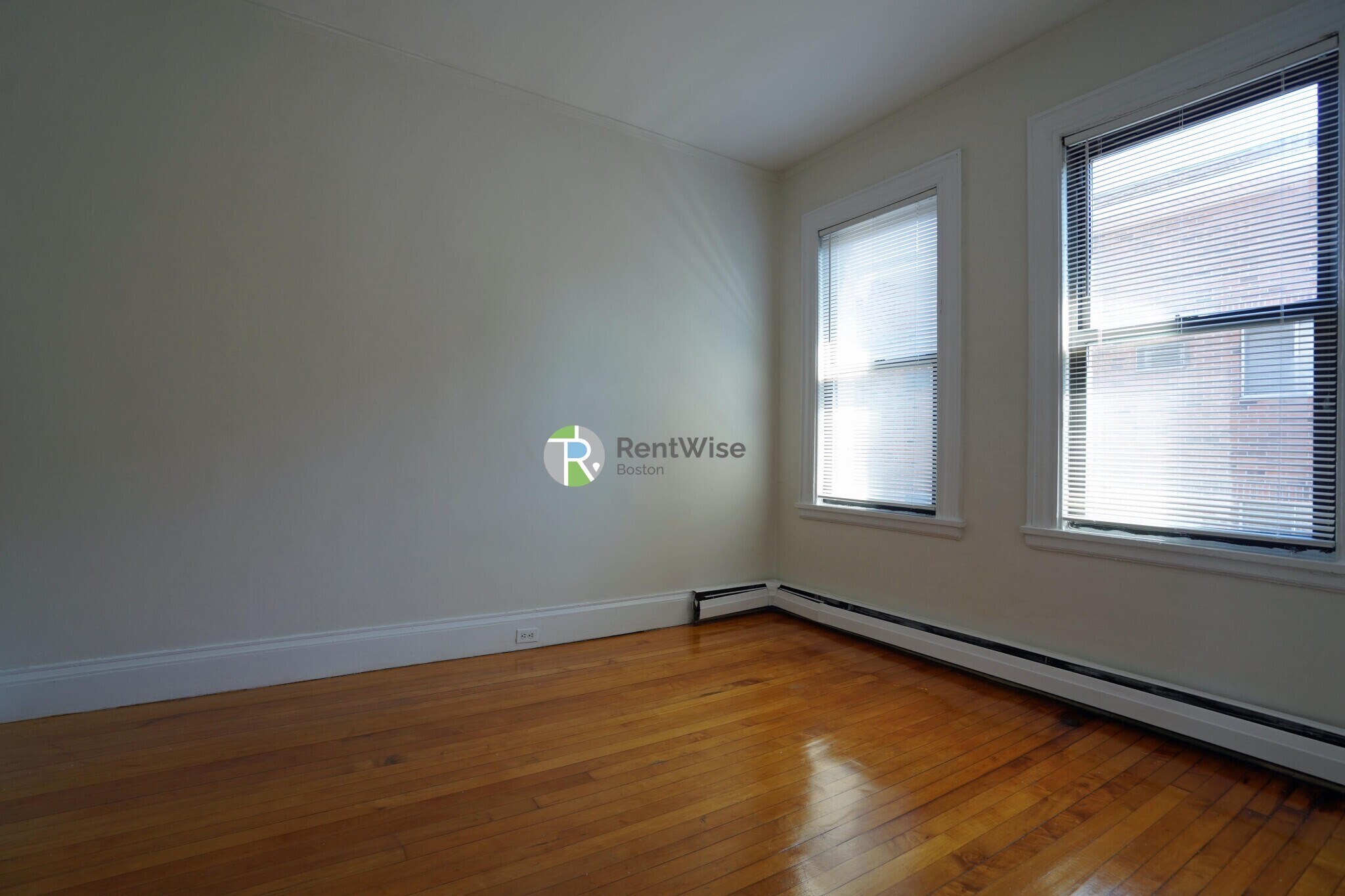 Building Photo - 72 Gardner St