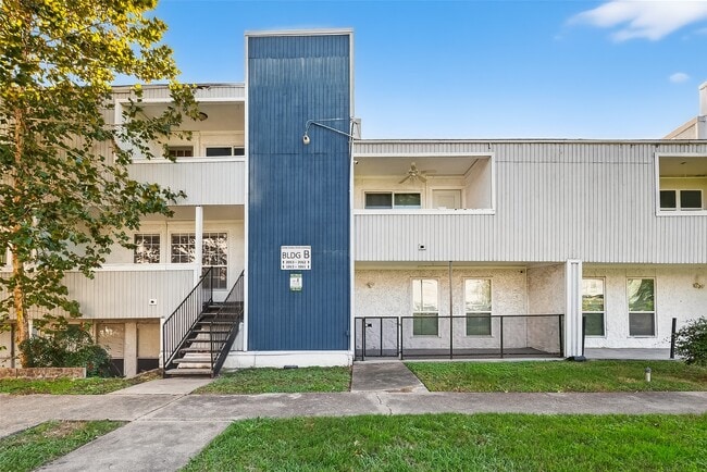 Building Photo - 781 Country Pl Dr