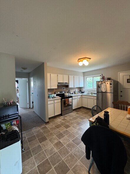 Kitchen - 707 W Main St