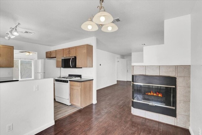 Building Photo - 8217 Beekman St