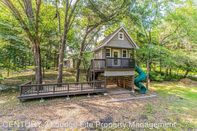Building Photo - 4 br, 3 bath House - 10749 Legg Drive