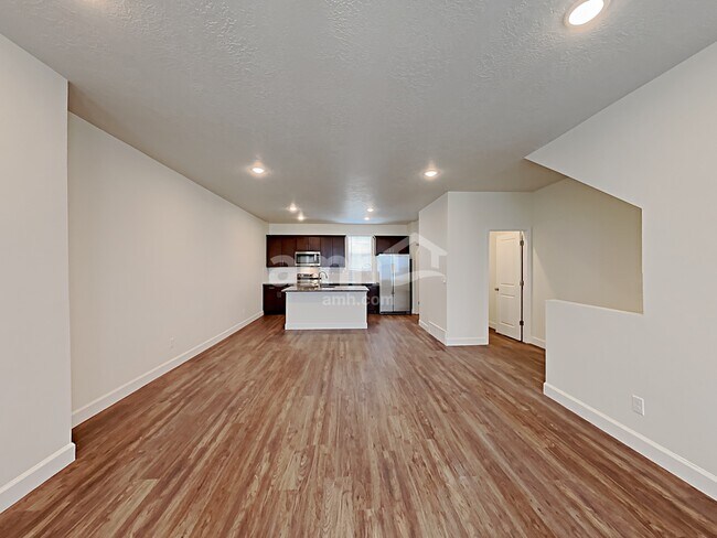 Building Photo - 6088 S Jordan Pkwy W