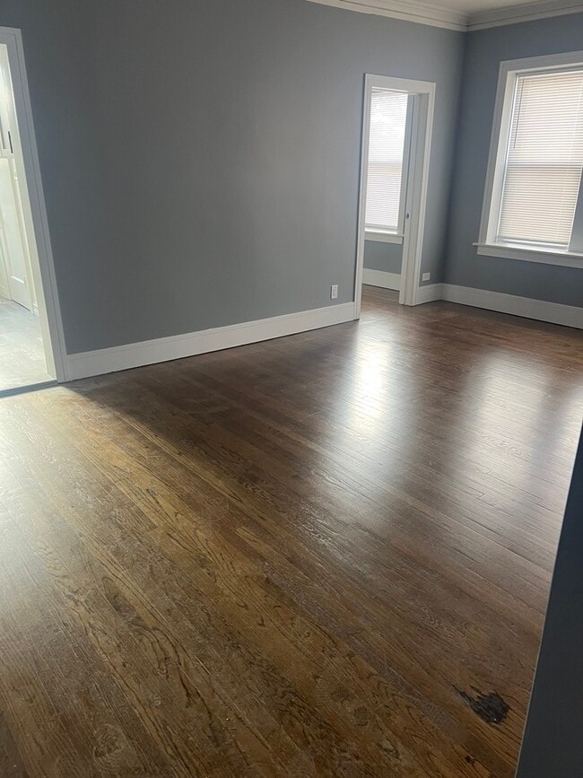 Building Photo - 1825 E 79th St