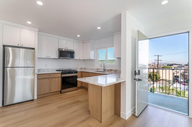 Building Photo - 713 New Depot St