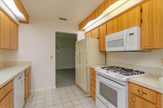 Building Photo - 1192 Lady Susan Dr