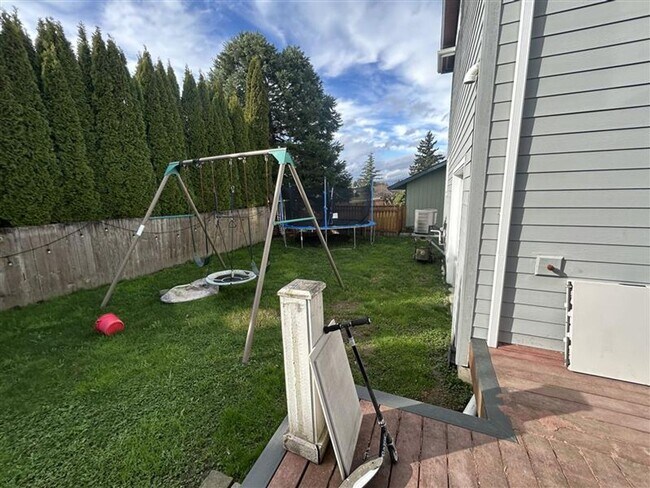 Building Photo - 211 Baker St